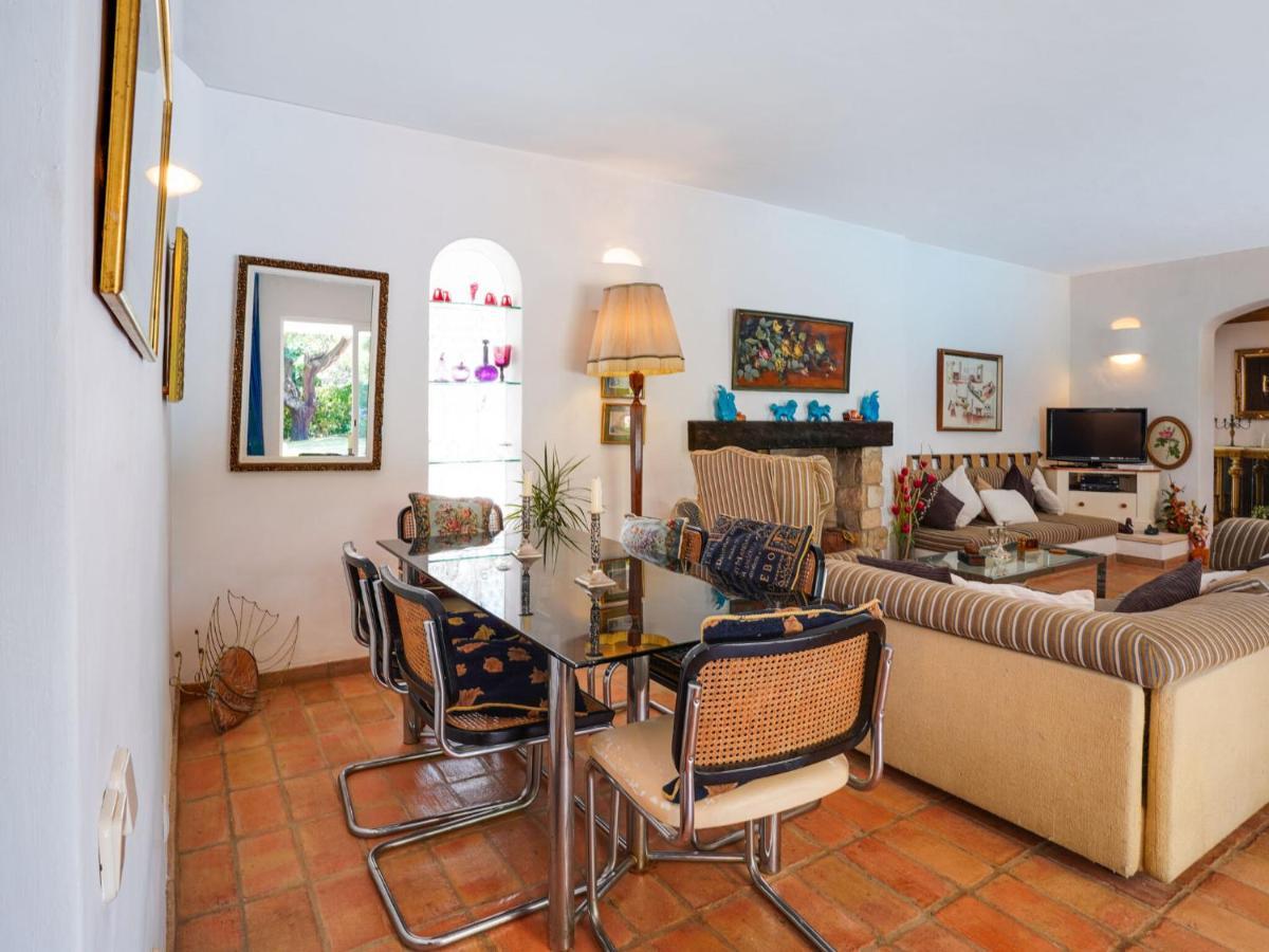 אולוס די אגווה Roofed Villa In Albufeira With Private Swimming Pool חדר תמונה