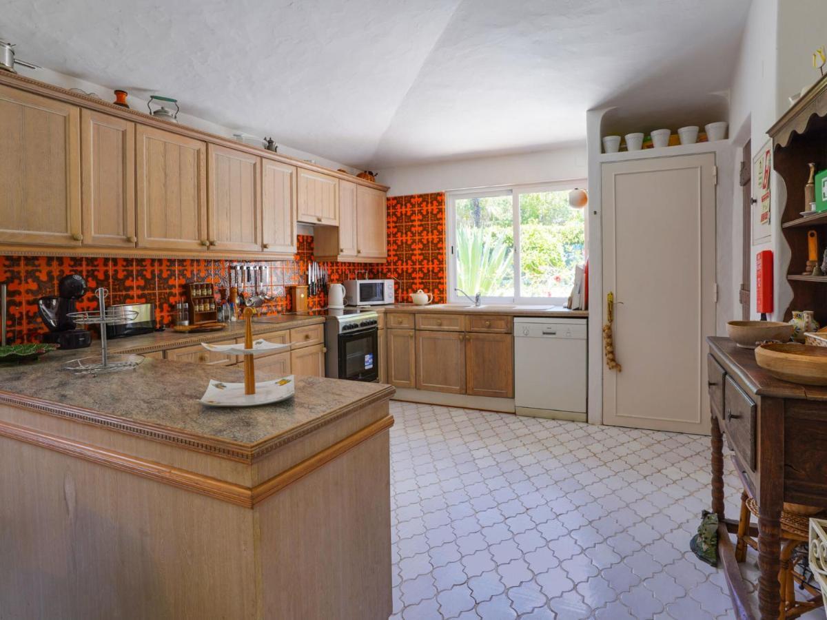 אולוס די אגווה Roofed Villa In Albufeira With Private Swimming Pool חדר תמונה